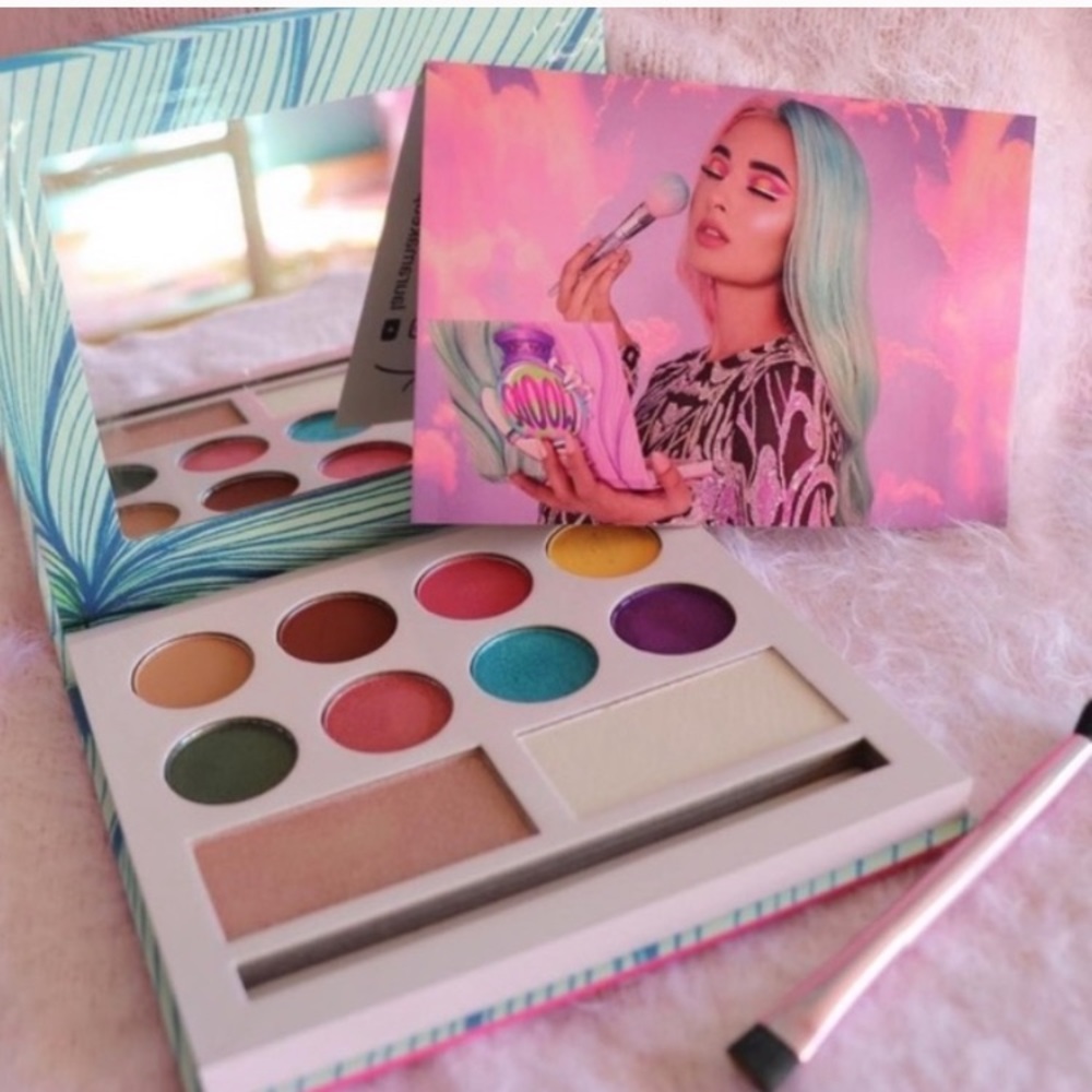 Laura Sanchez MOODS Eyeshadow Palette